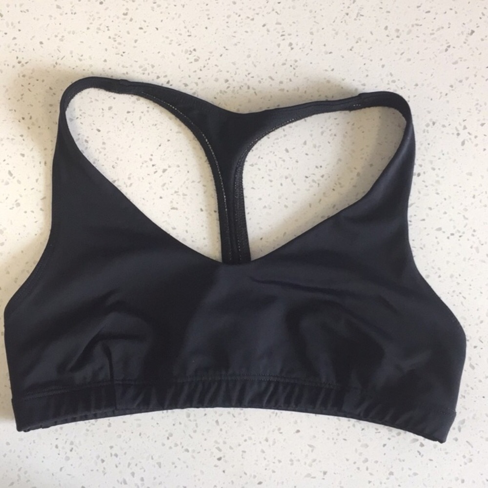 Onzie racerback black sports bra in small